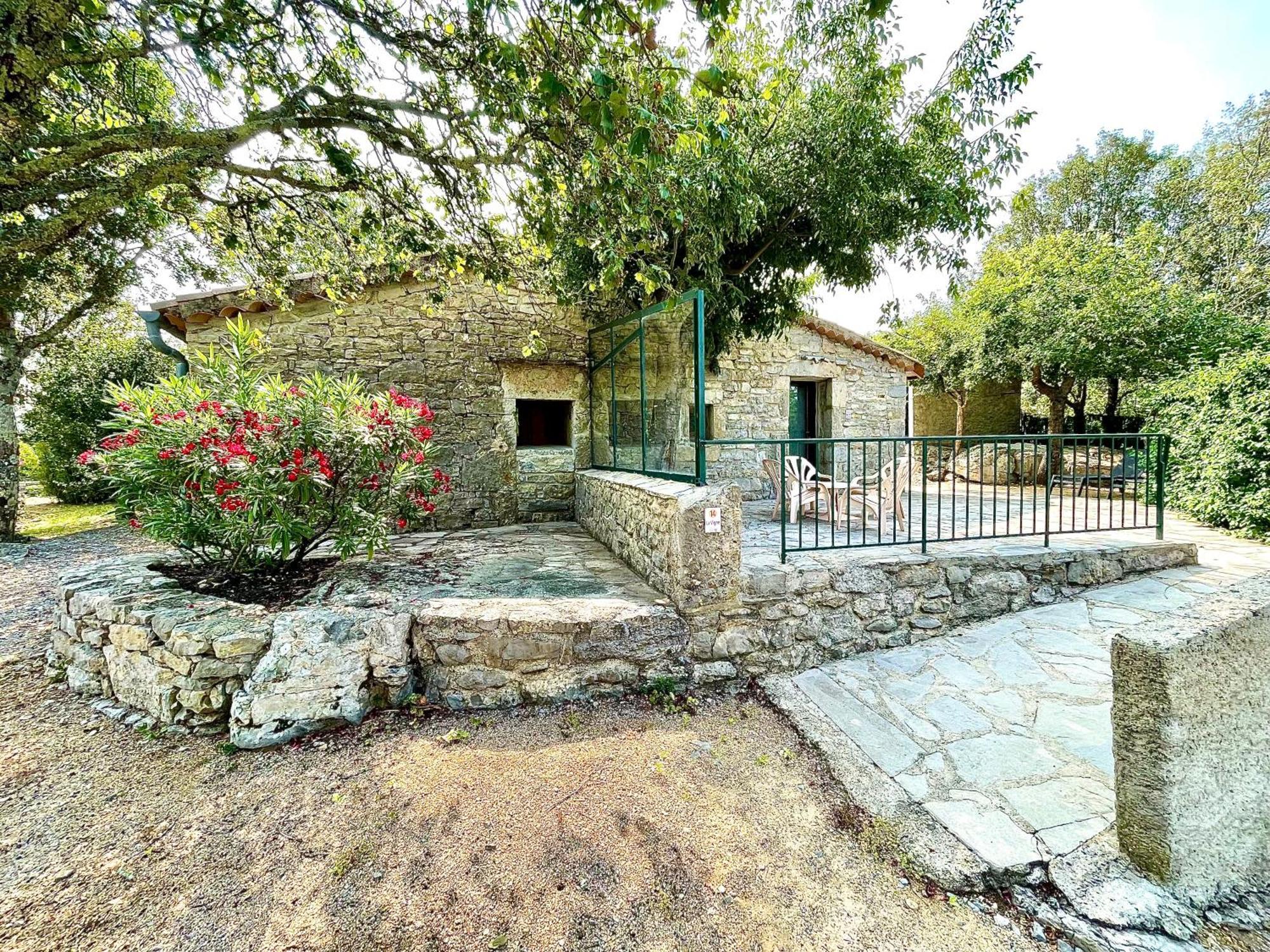 Village De Gites Mas De La Bastide Joyeuse Exterior photo